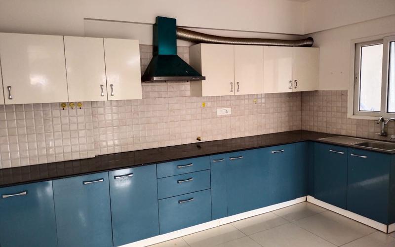 Female flatmate required in 2BHK  flat  in Brookefield