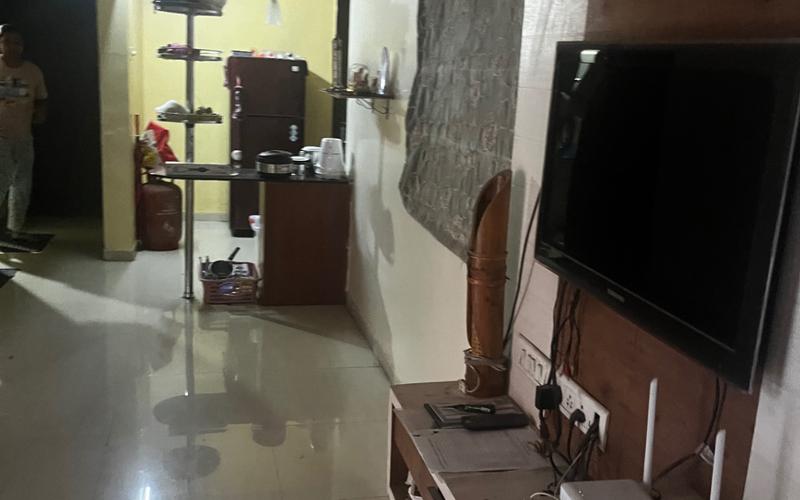 Room in 3BHK flat  available in Sasane-Nagar-Hadapsar