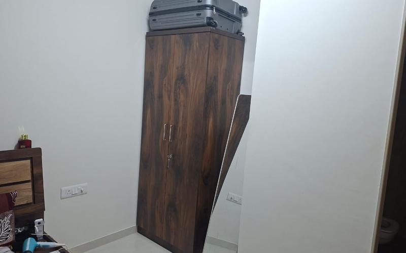 Flatmate required in 2BHK  apartment  in Kolshet-Thane-West