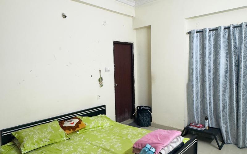 2 female flatmates required in 3BHK flat in Madhapur