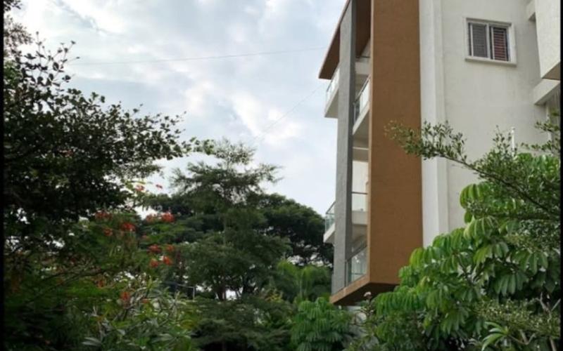 Room in 3BHK flat  available in Arekere
