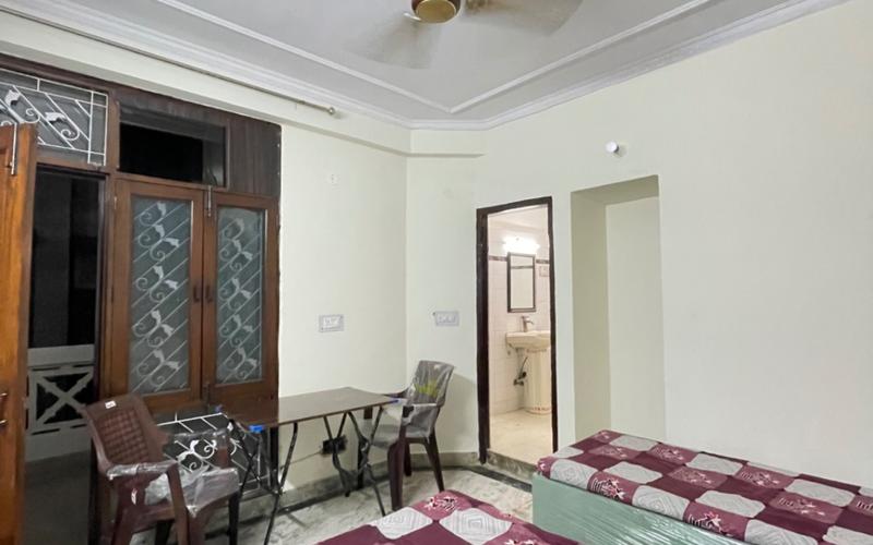 Female PG in Anand-Vihar
