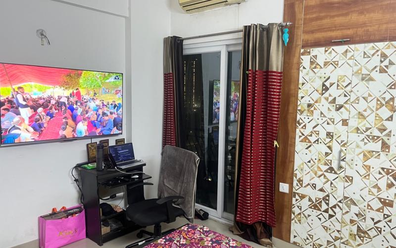 Flatmate required in 2BHK  flat  in Bisrakh-Jalalpur