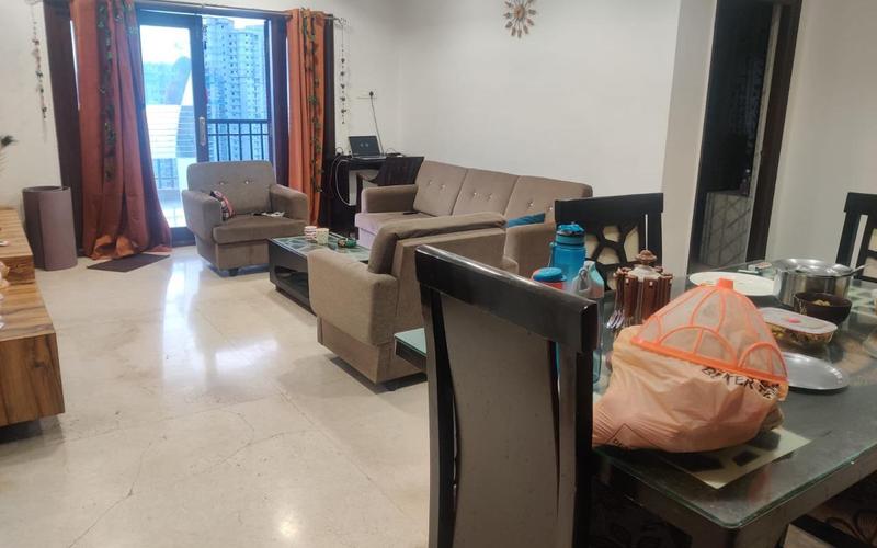Female flatmate required in 3BHK  apartment  in Kondapur