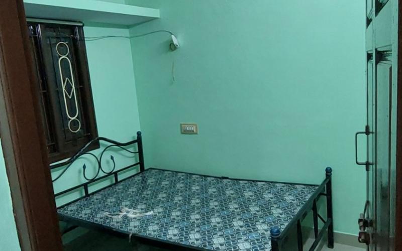 Room in 1BHK independent house available in Shanti-Nagar