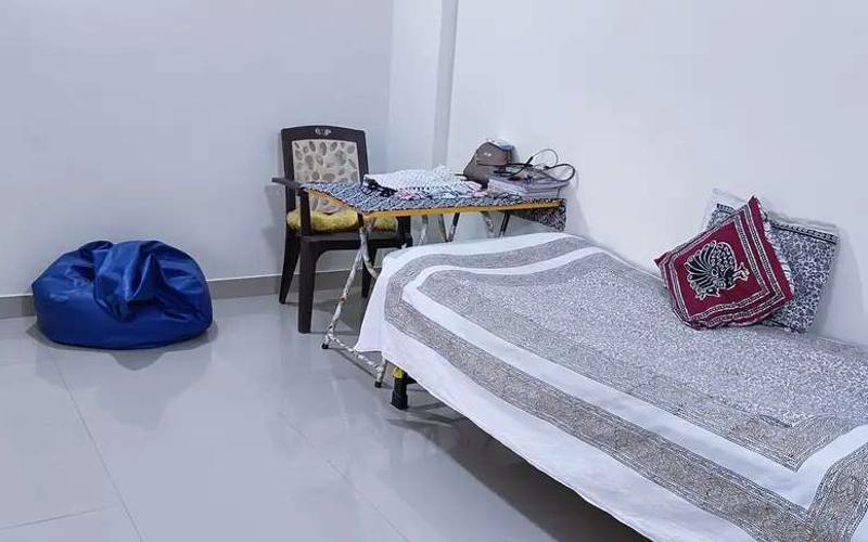 Female flatmate required in 1BHK  flat  in Karve-Nagar