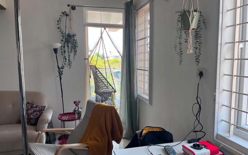 Looking for a female tenant for a fully furnished 1-BHK in Indiranagar.