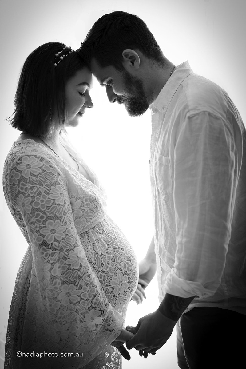 maternity photographer brisbane by Nadia Photo