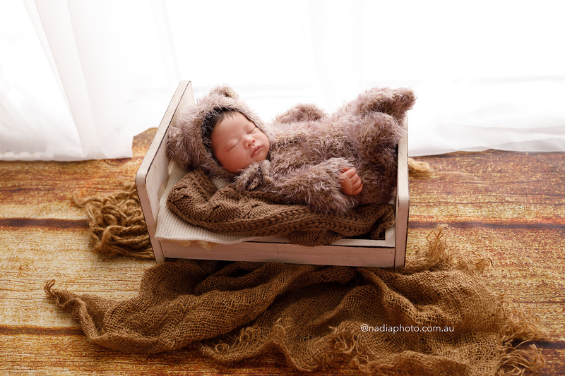 newborn photographer brisbane by Nadia Photo