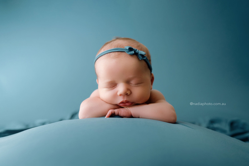 newborn photographer brisbane by Nadia Photo