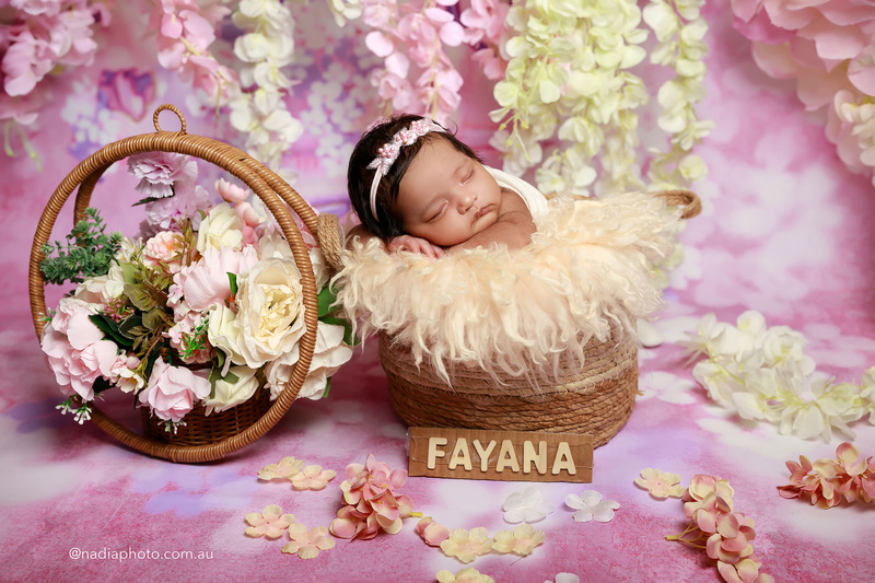 newborn photographer brisbane by Nadia Photo