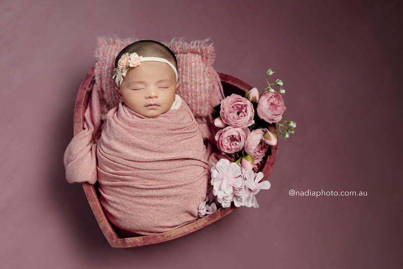 newborn photographer brisbane by Nadia Photo