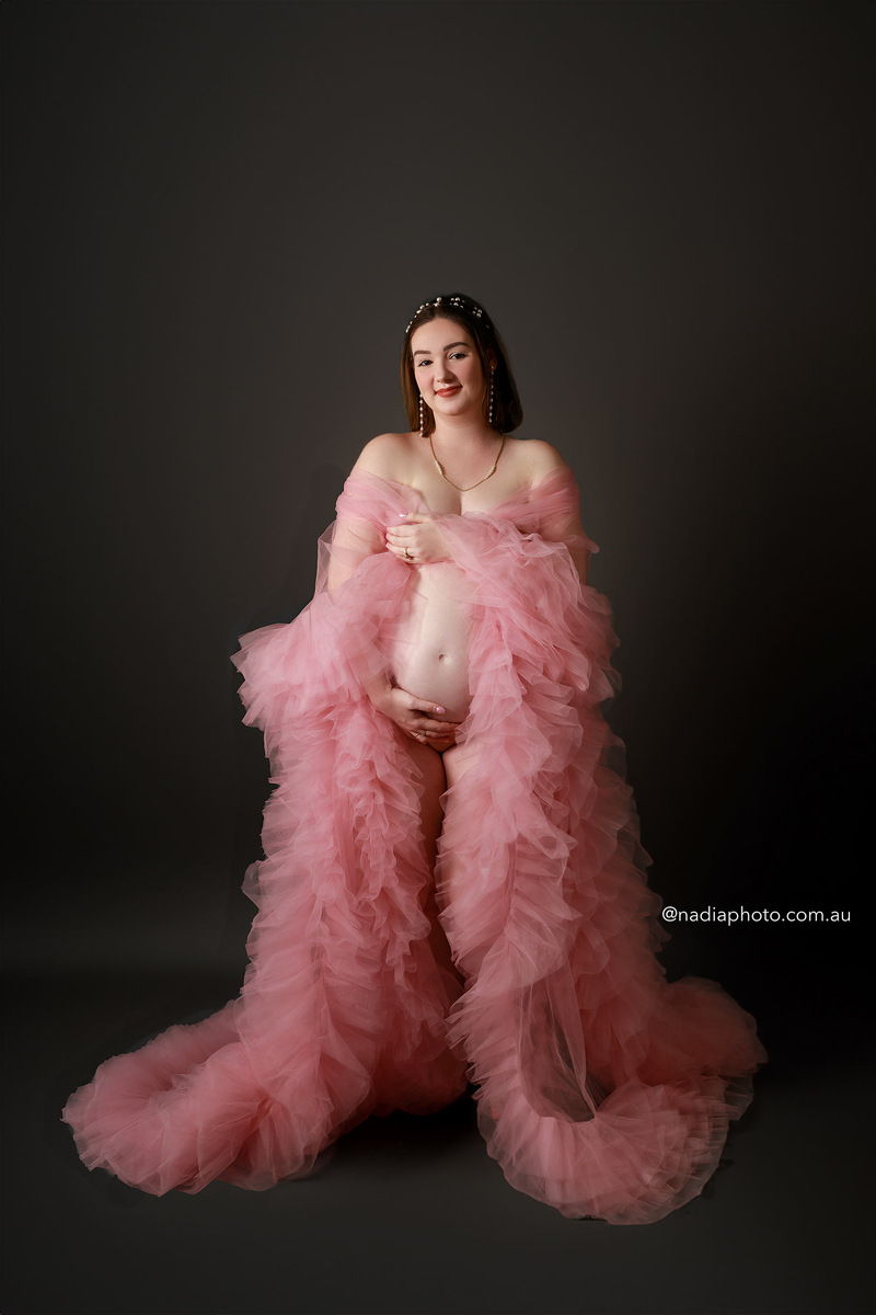 maternity photographer brisbane by Nadia Photo