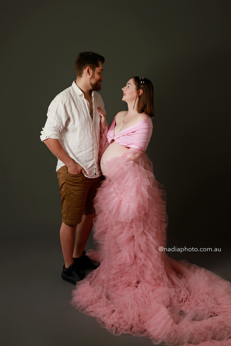 maternity photographer brisbane by Nadia Photo