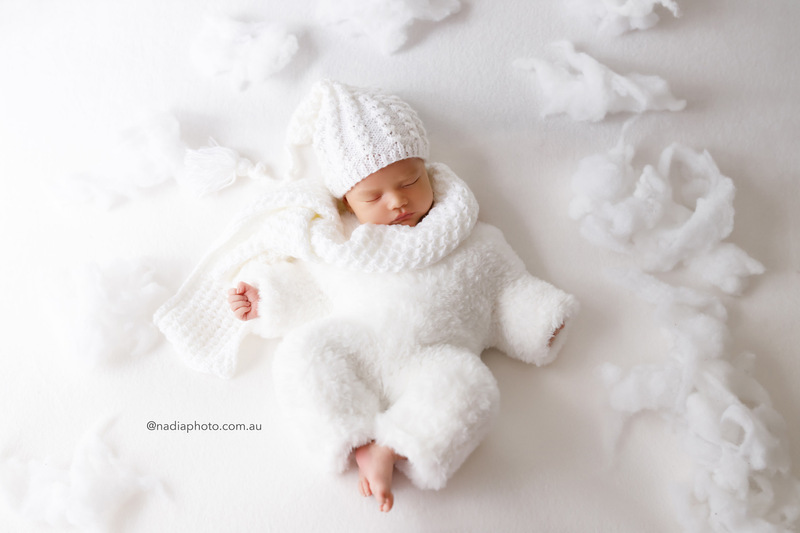 newborn photographer brisbane by Nadia Photo