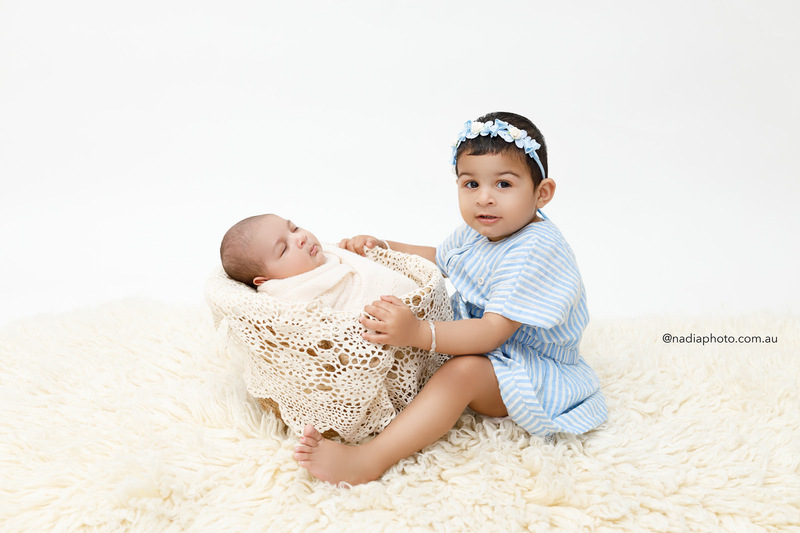 newborn photographer brisbane by Nadia Photo