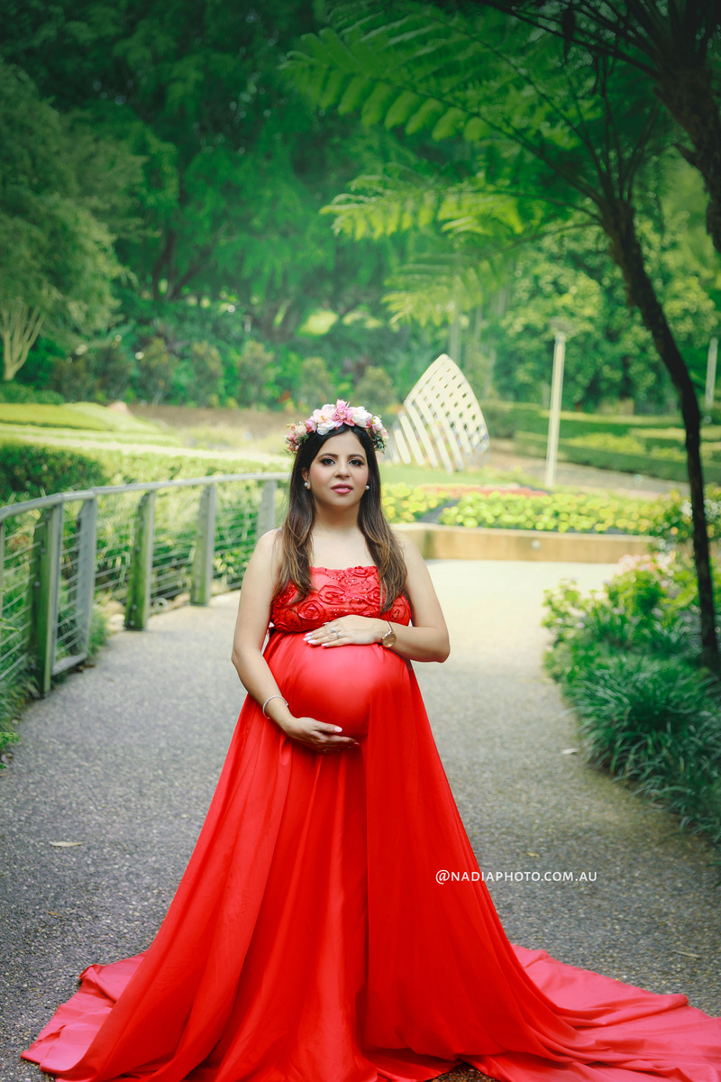 maternity photographer brisbane by Nadia Photo
