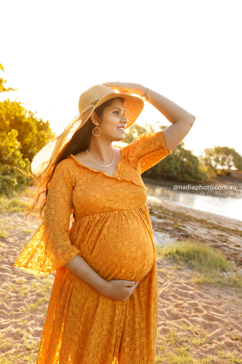 maternity photographer brisbane by Nadia Photo