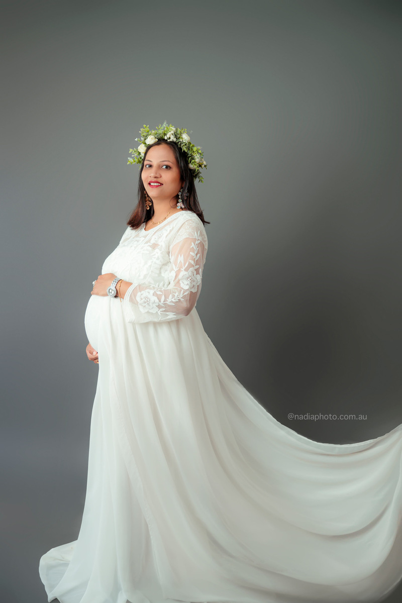 maternity photographer brisbane by Nadia Photo