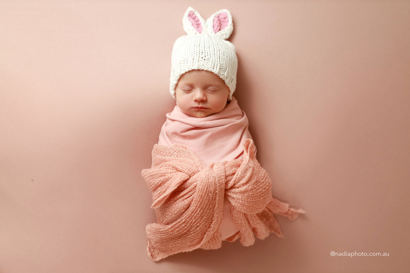 newborn photographer brisbane by Nadia Photo