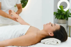 Lymphatic Drainage Massage for Torn Muscles and Injury Recovery: The Complete Guide effleurage-massage-everything-you-need-to-know
