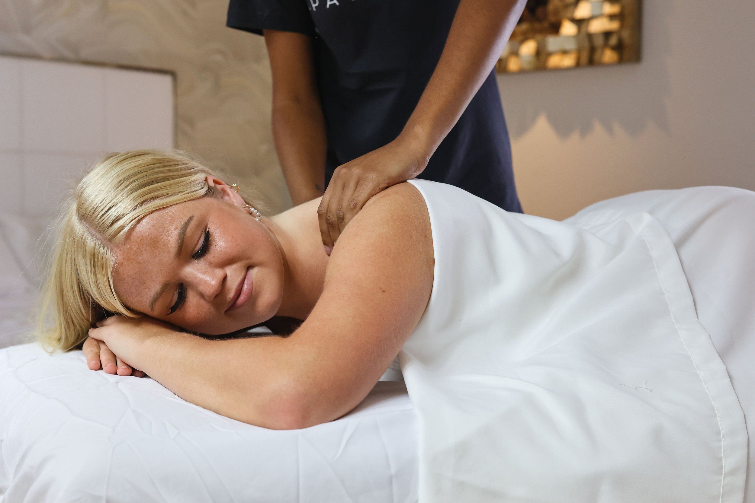 Full Body Massage: What Is It and What to Expect Full Body Massage: What Is It and What to Expect