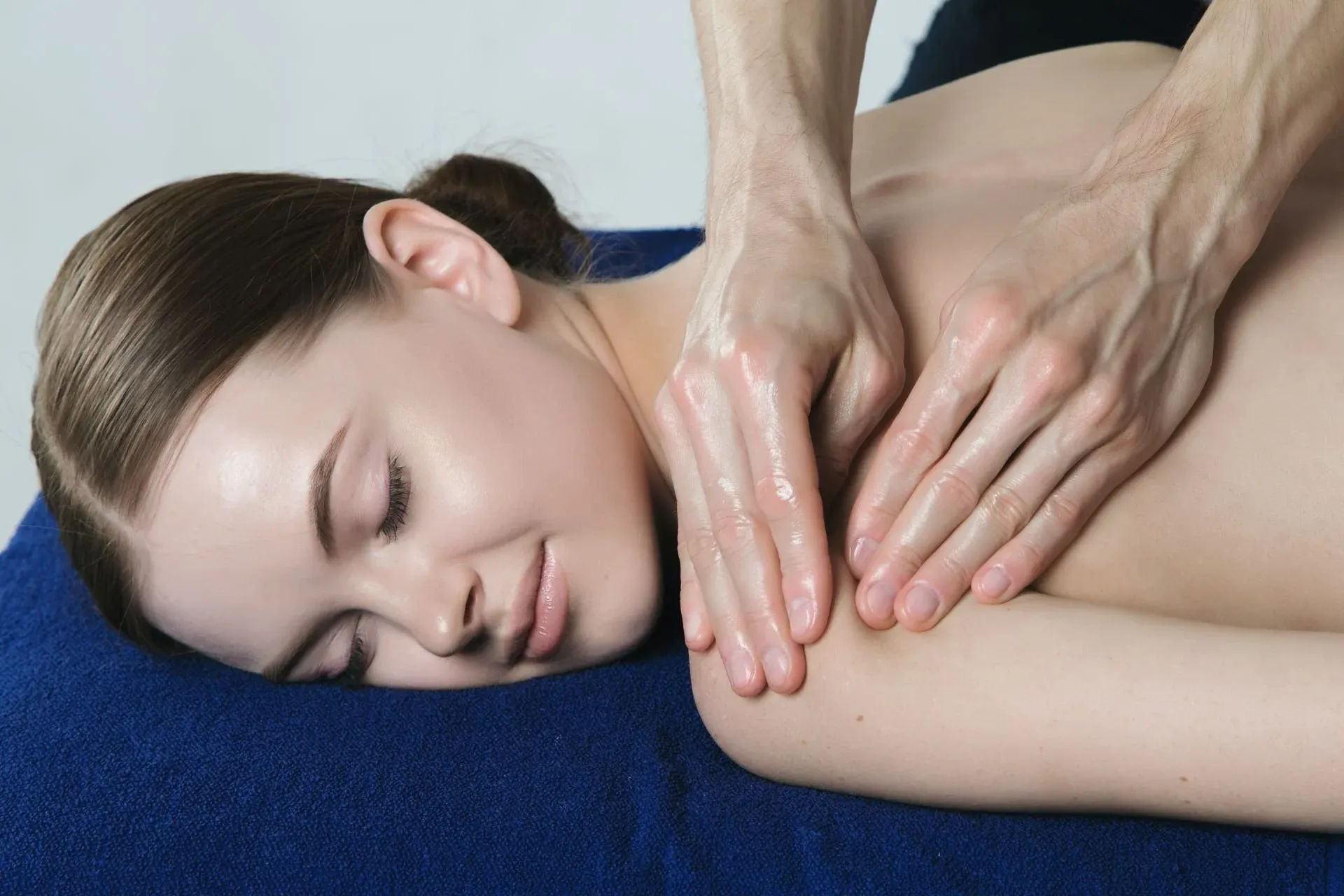 Massage for Jet Lag: Rebalancing the Body and Mind Massage for Jet Lag