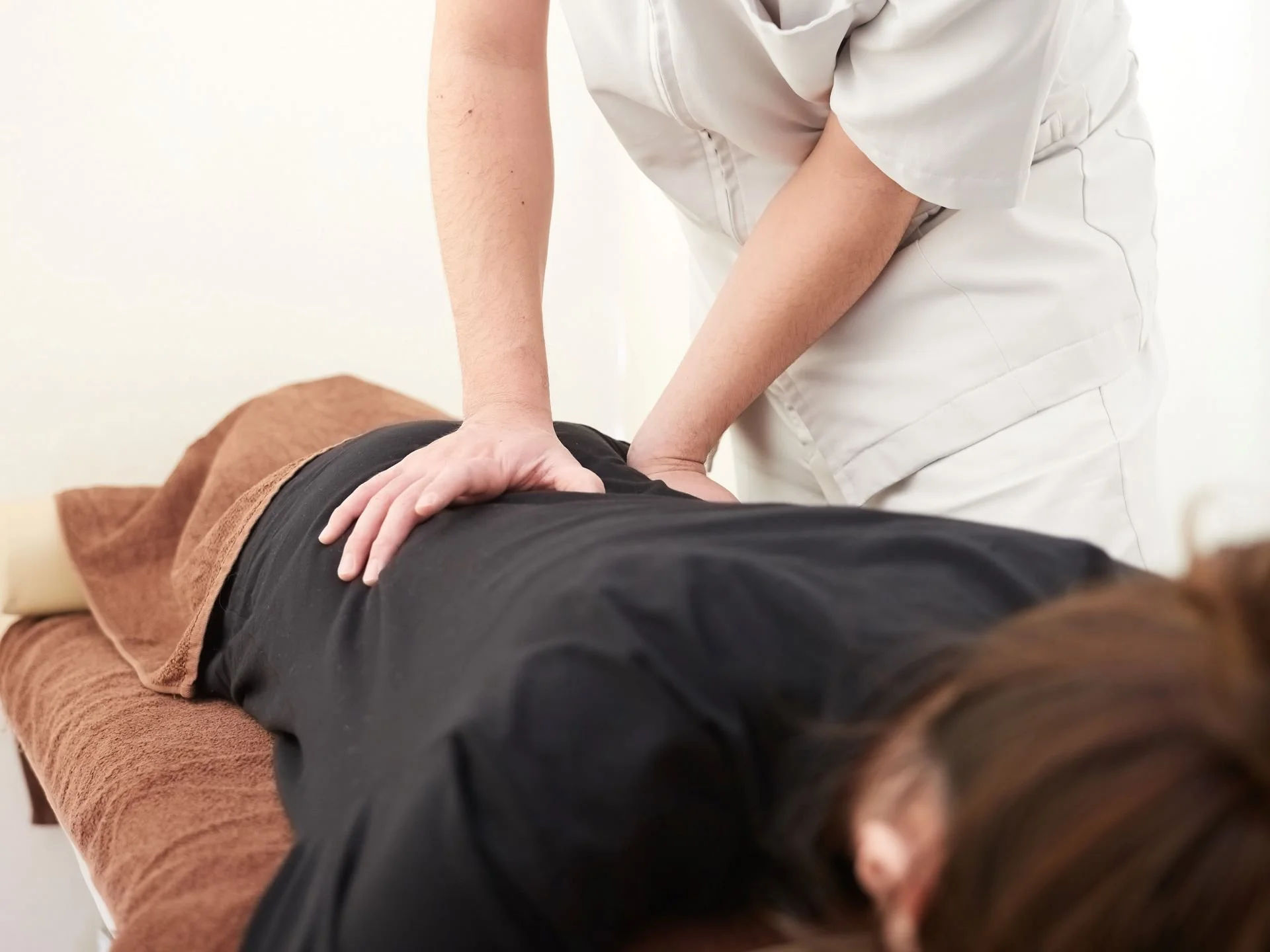 Hip Flexor Massage Techniques for Pain Relief and Flexibility Hip Flexor Massage Techniques for Pain Relief and Flexibility - Womangettingahipmassage