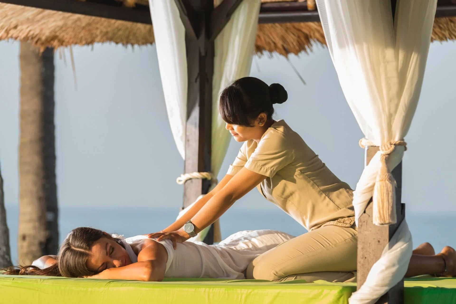 What to Wear to a Massage? What to Wear to a Massage? - Youngwomanhavingamassageunderagazebo 1
