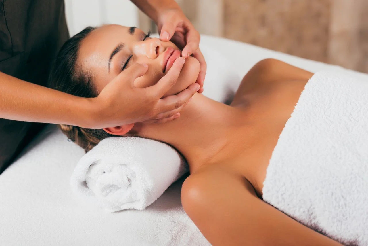 Facial Massage: Techniques and Benefits - facialmassage 1
