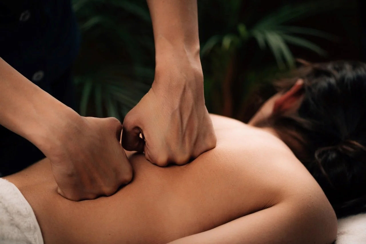 Rolfing Massage: Everything You Need To Know - rolfingmassageeverythingyouneedtoknow 1