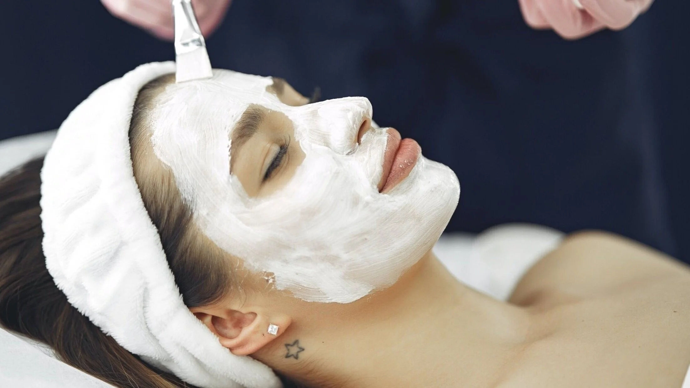 Massage or Facial? Which Is Right for You? Massage or Facial? Which Is Right for You? - spa2Btheory2Bage2Bdefying2Bfacial