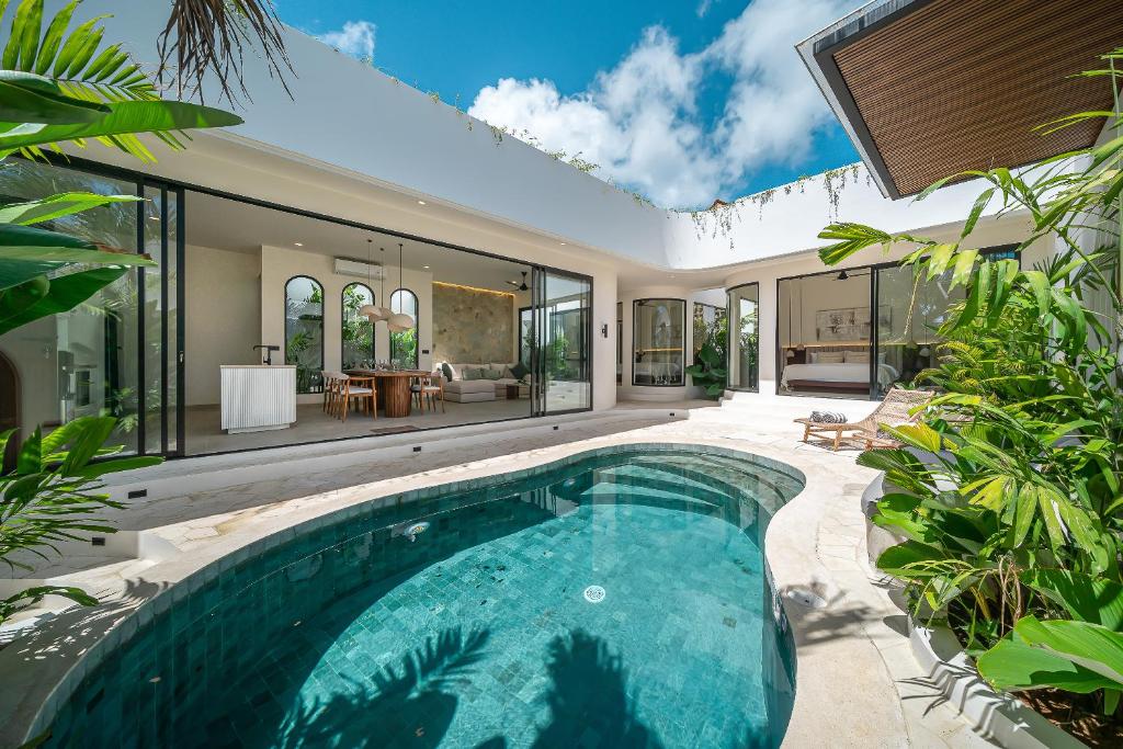 Chic 2 Bedroom Villa, Cool Pool