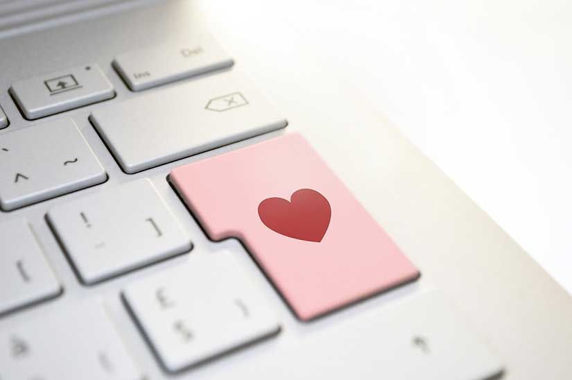 5 Tips to Make Your Profile Stand Out On The Dating Site