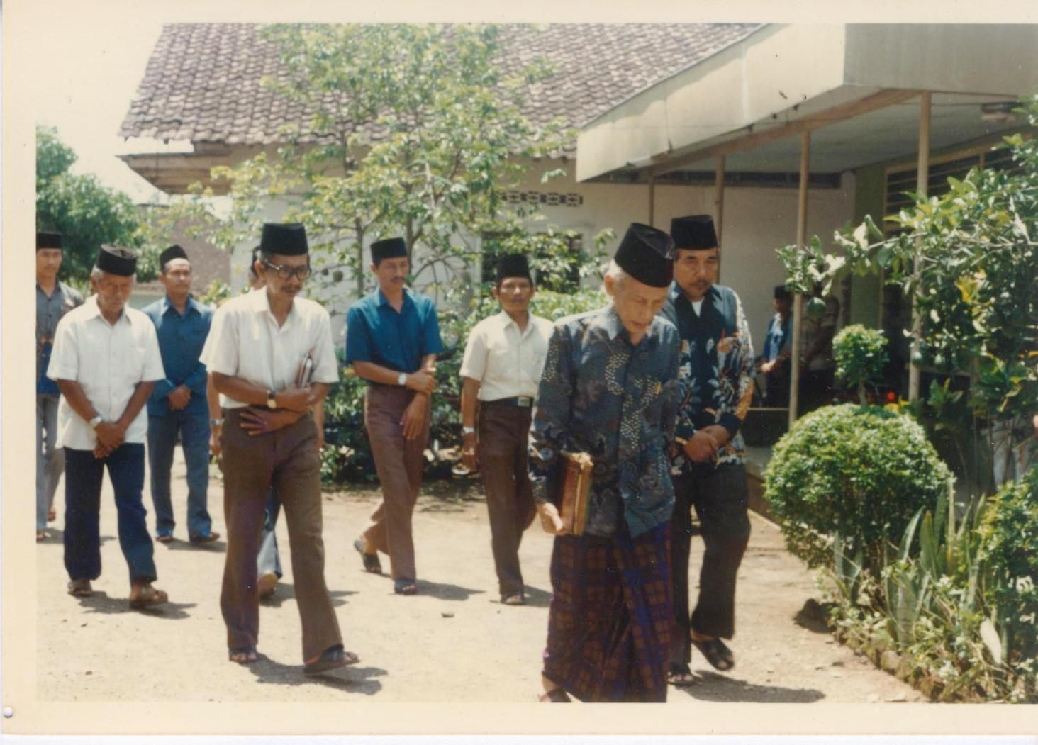 Image of: Dasar Penyiaran Wahidiyah di Bulan Penyiaran: Membumikan Sholawat Wahidiyah untuk Kedamaian Universal