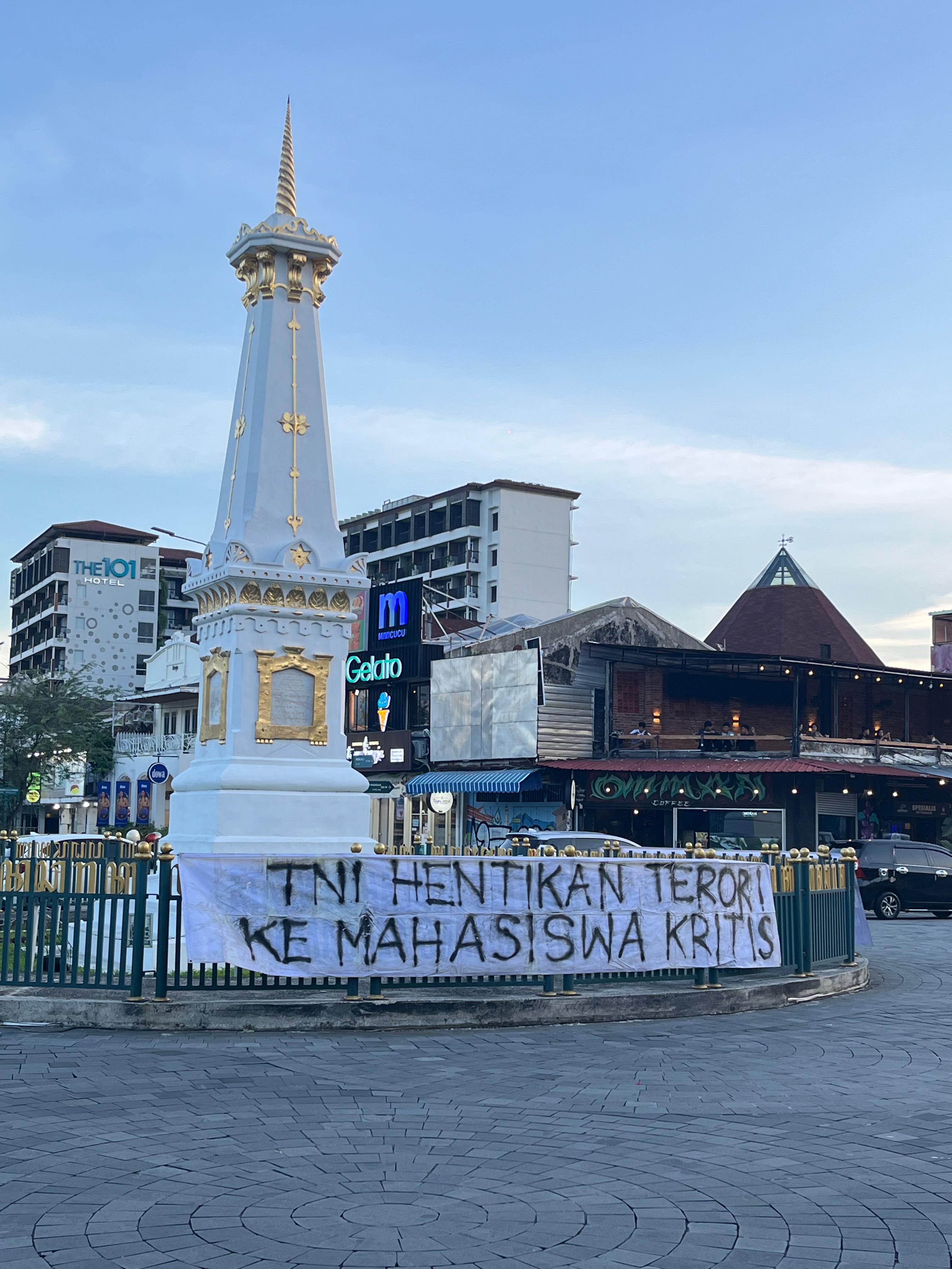 Aksi Kamisan Mengangkat Isu Teror TNI Terhadap Rakyat yang Kritis