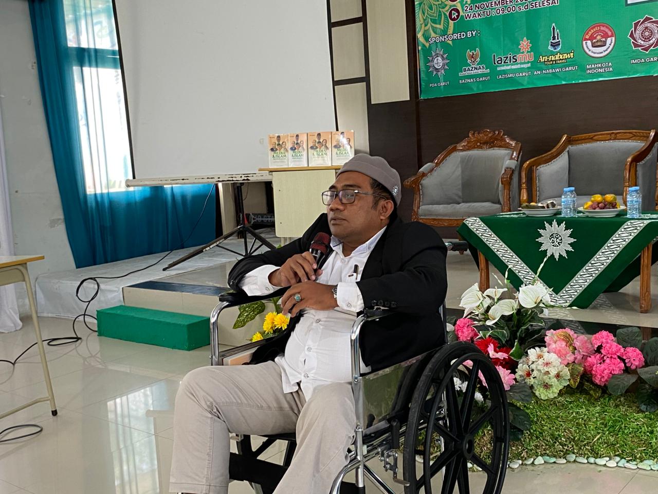 Bedah Buku (2).jpg