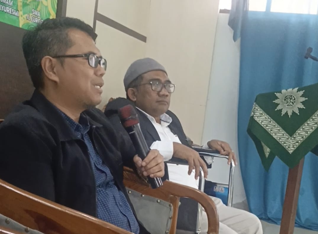 Bedah Buku (3).jpg Bedah Buku (3).jpg