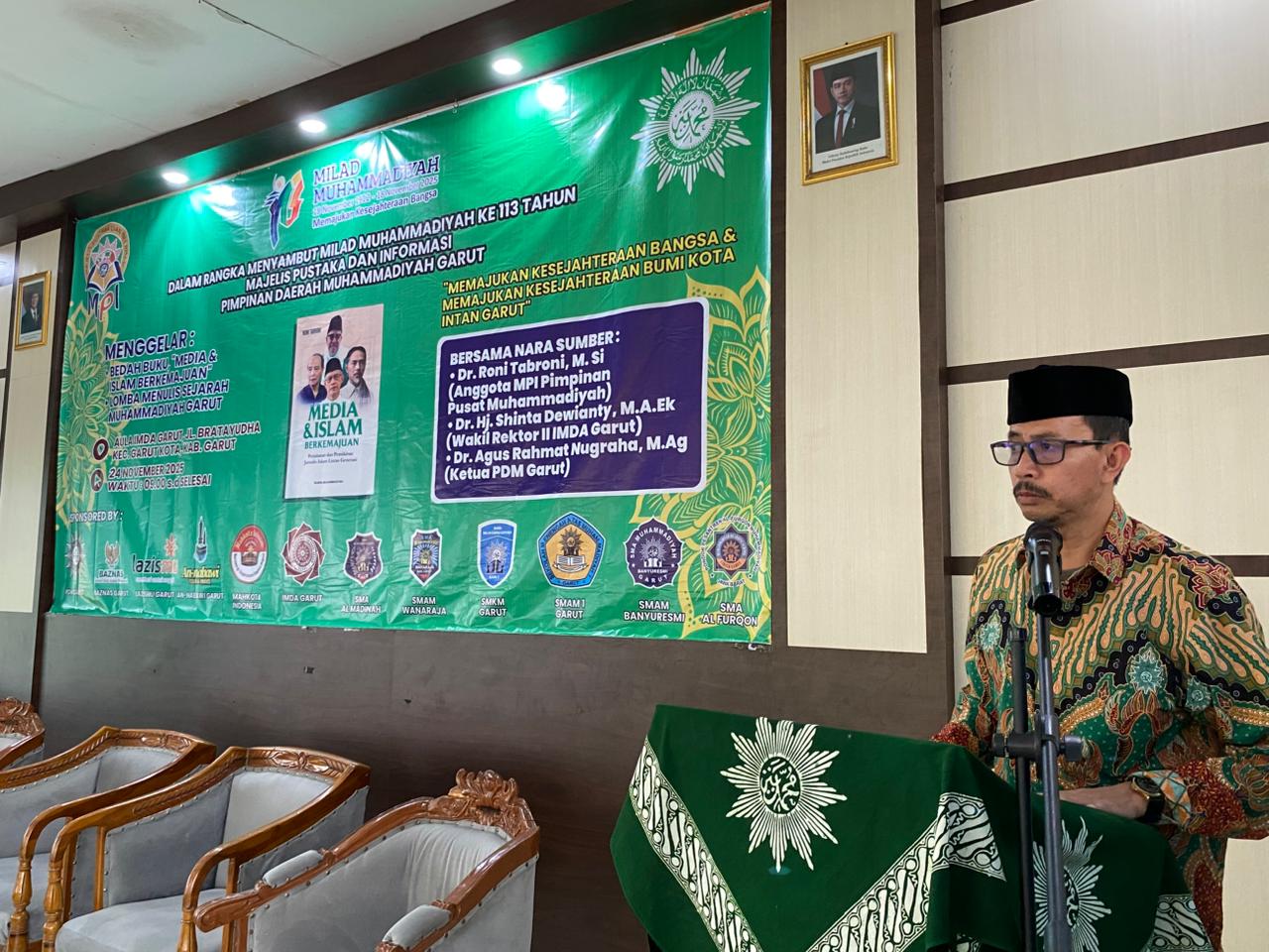 Bedah buku (d).jpg