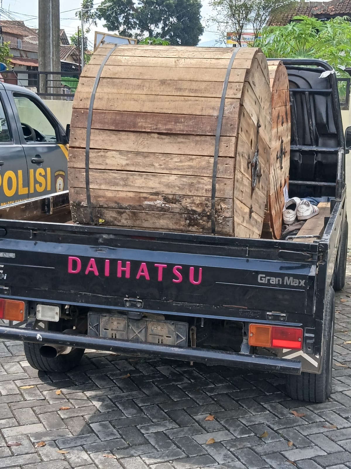 Kabel.jpg Kabel.jpg