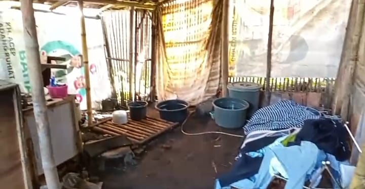 Kondisi Jamban Milik Enut yang tidak layak.jpg