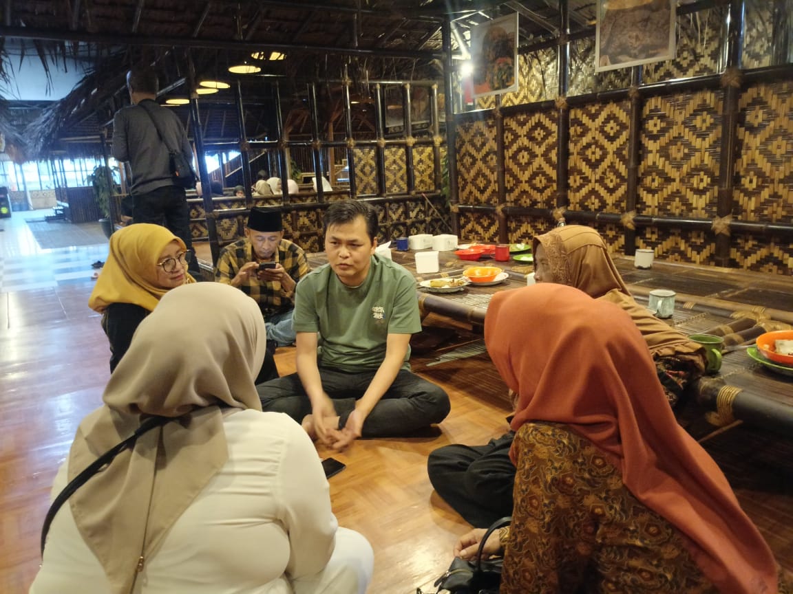 Owner SALAM TRAVEL (3).jpg