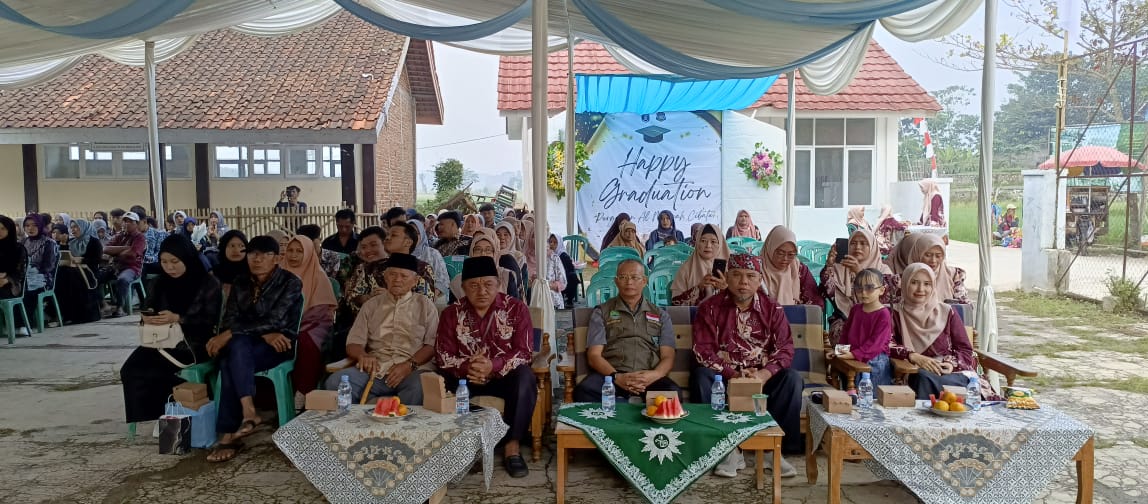 Pelepasan Siswa-siswi SMP dan SMA Al-Madinah (c).jpg