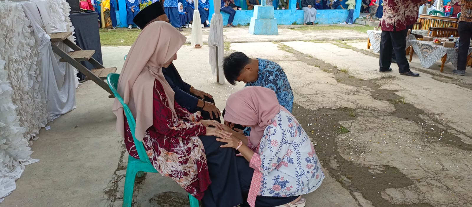 Pelepasan Siswa-siswi SMP dan SMA Al-Madinah (d).jpg