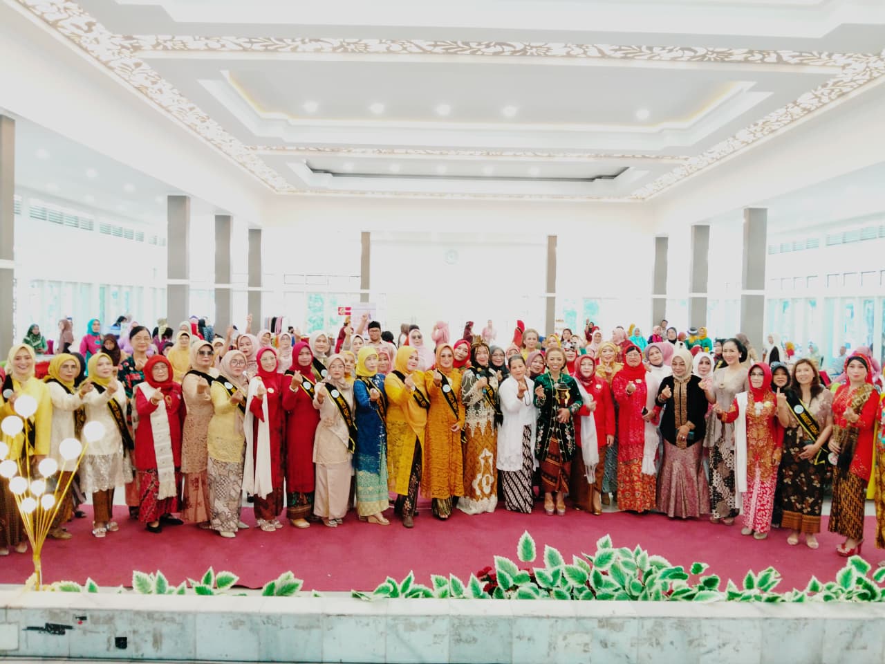 Peserta Lomba Kebaya Wahegar.jpg
