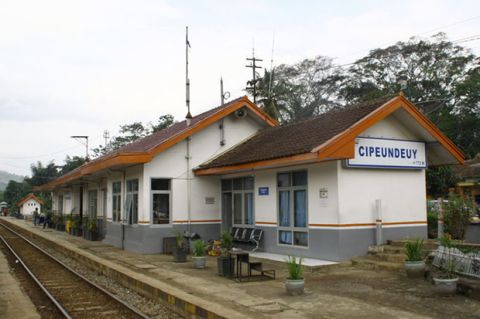 Stsiun Cipeundeuy, sumber Net..jpg