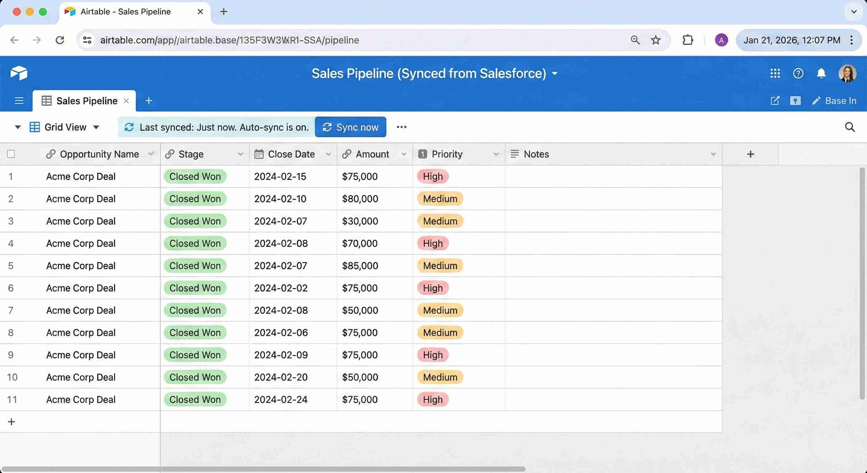 Airtable database showing synchronised QuickBooks financial data with invoice records containing customer names, amounts, due dates, payment status, and linked payment details all populated automatically