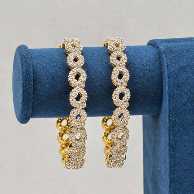 Gold Bangles Elegant Linked Circle Dual-Tone Bangle Set - CBA10270 front view