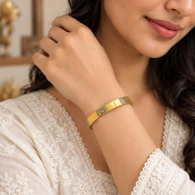 Gold Bangles Copper Bracelet With Lion Motif Engraved Design - CBR6087 close-up view