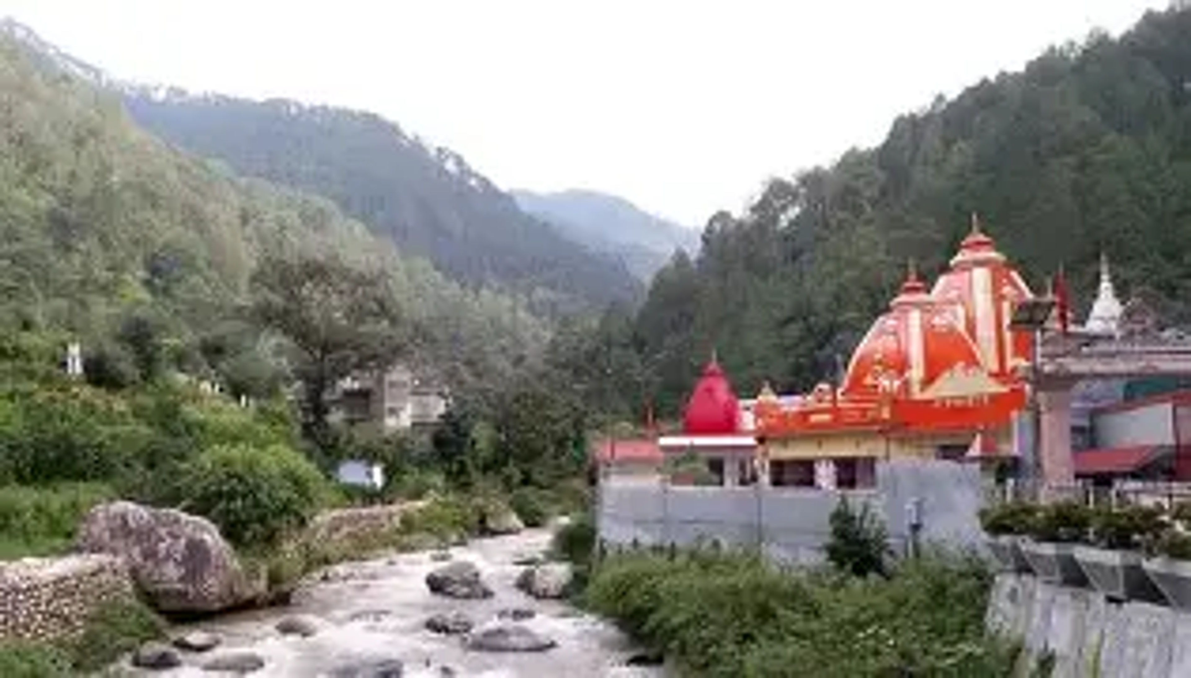 Kainchi Dham Ashram and Shri Hanuman Temple nestled in the hills of Nainital, Uttarakhand